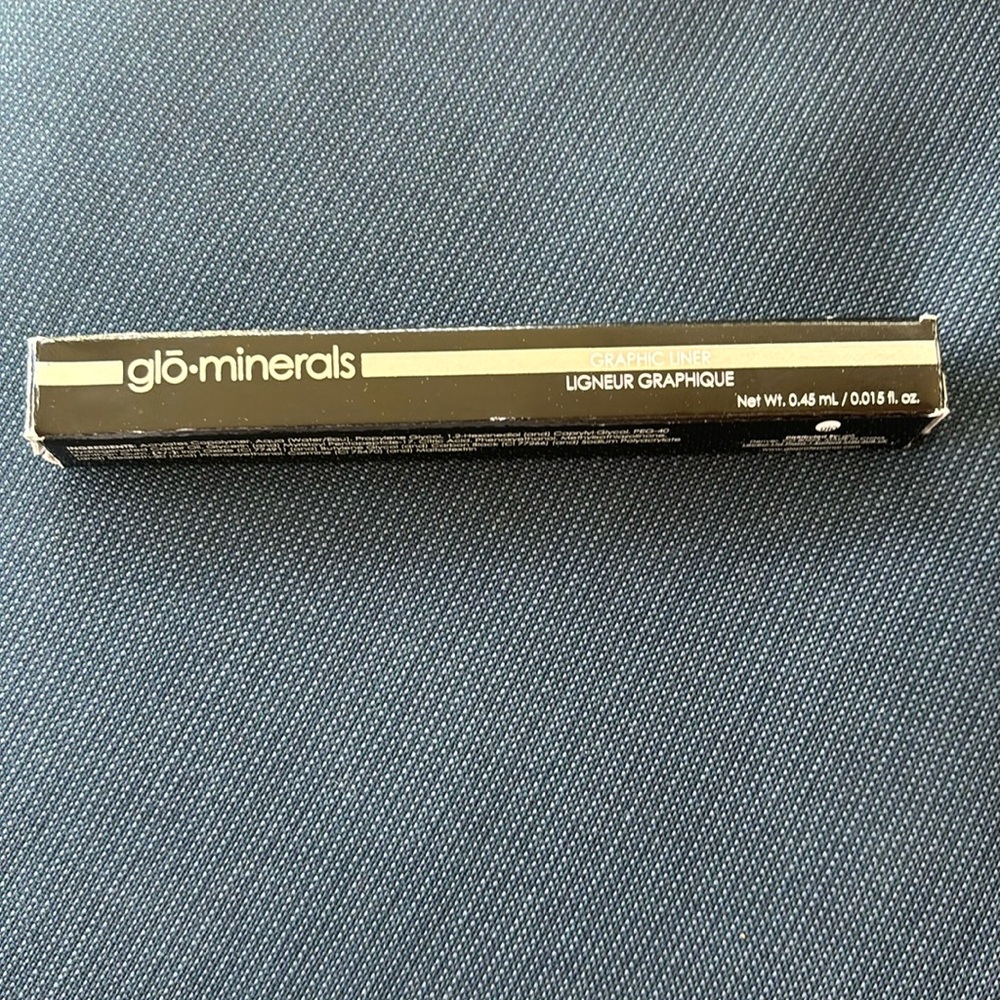 Glo minerals graphic eye liner